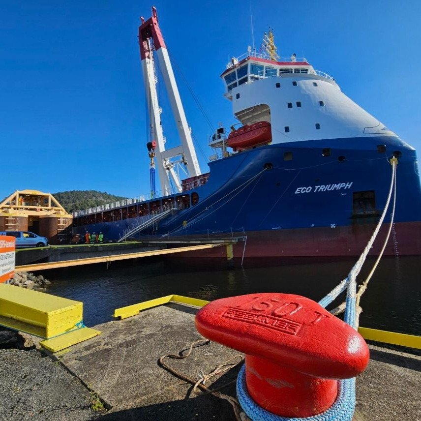  Scottish North Coast - ECO TRIUMPH          transiting Pentland Firth