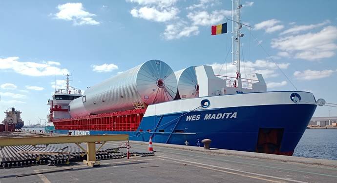 Transit: WES MADITA           entering English South Coast at The Dover Strait