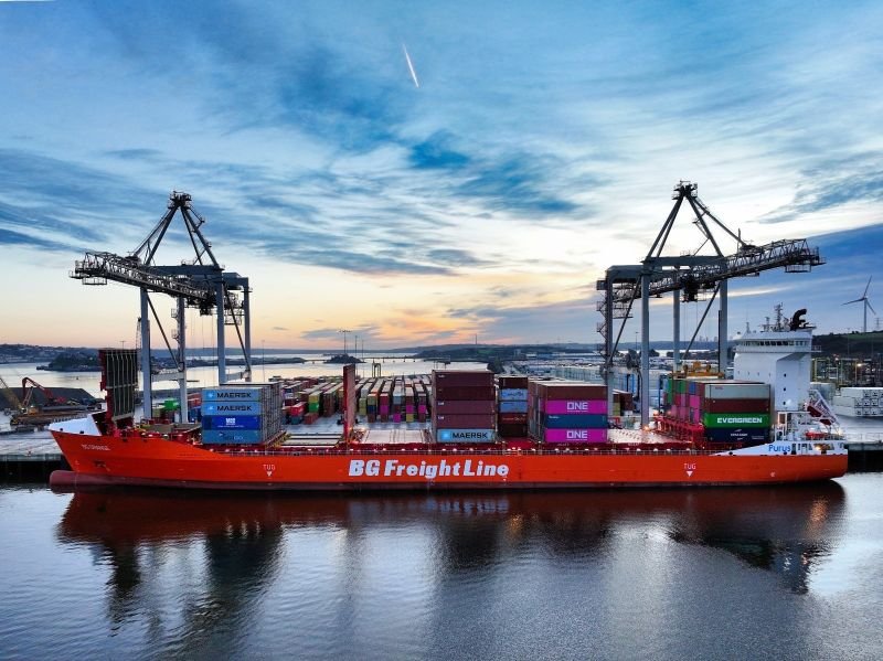 Transit: BG ORANGE            entering English South Coast at The Dover Strait