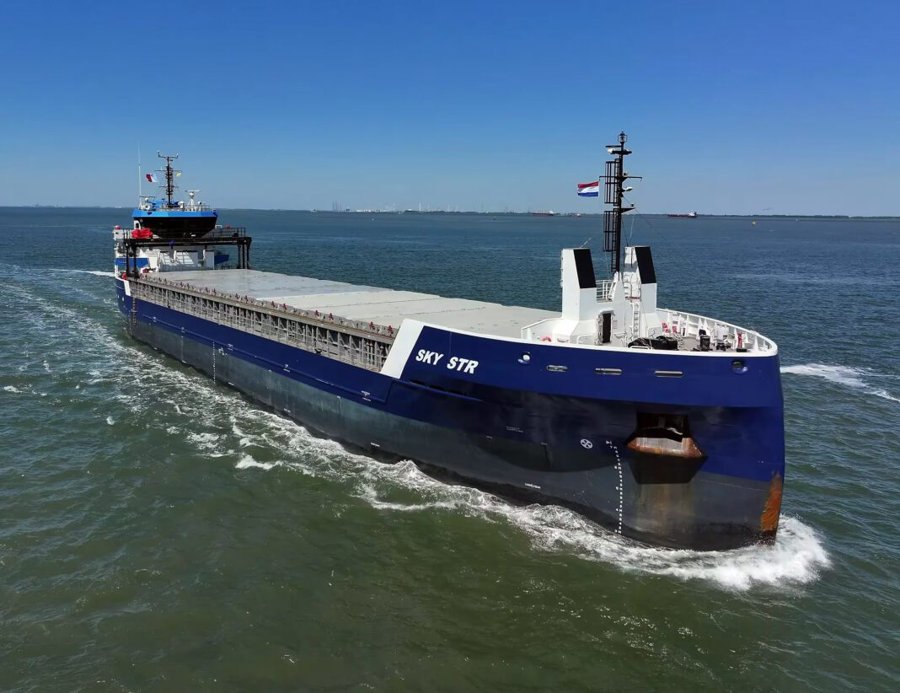  Irish Sea - SKY STR              transiting Irish Sea off Wales