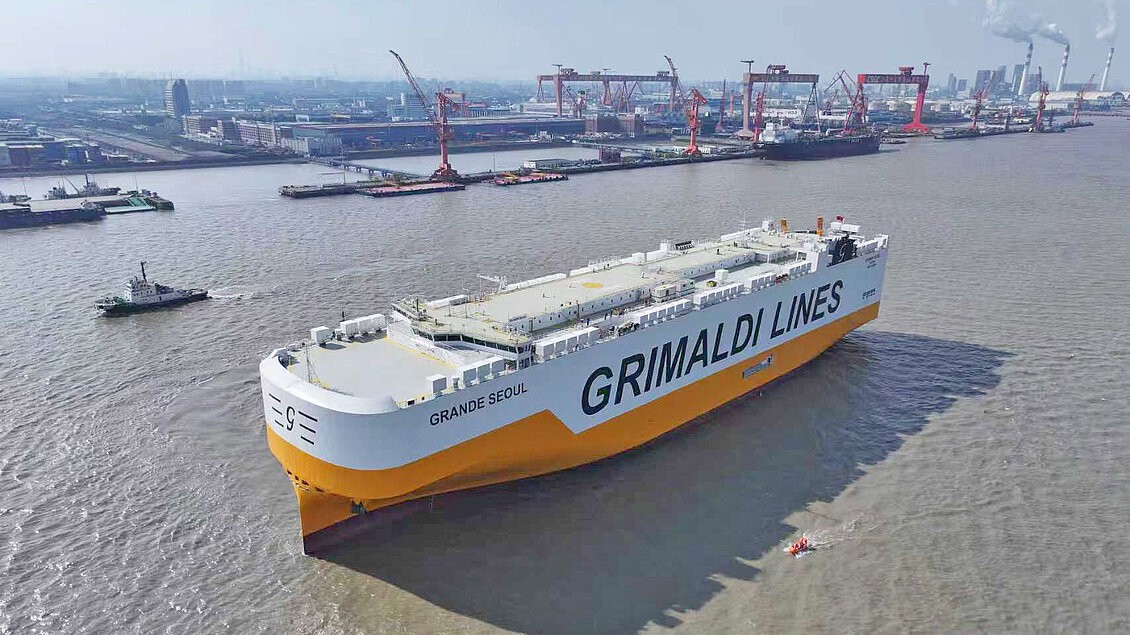 Transit: GRANDE SEOUL         entering English South Coast at The Dover Strait