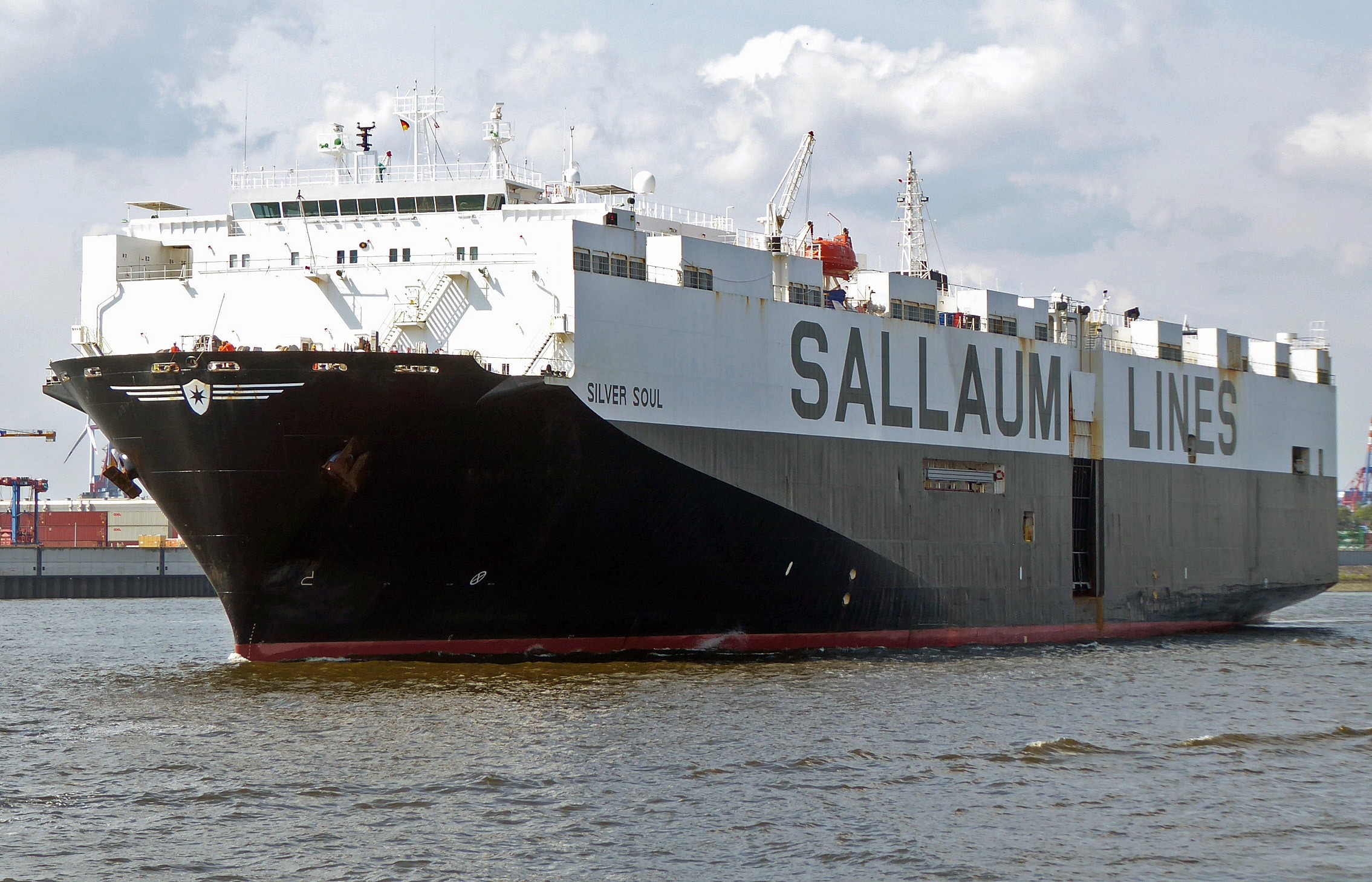 Transit: SILVER SOUL          entering English South Coast at The Dover Strait
