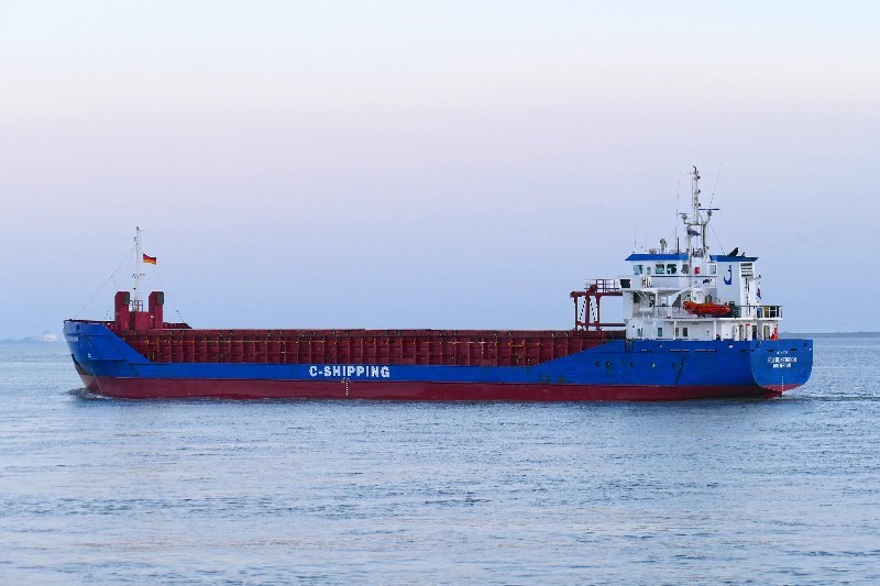 Transit: RDJ RIJNSTROOM       entering English South Coast at The Dover Strait