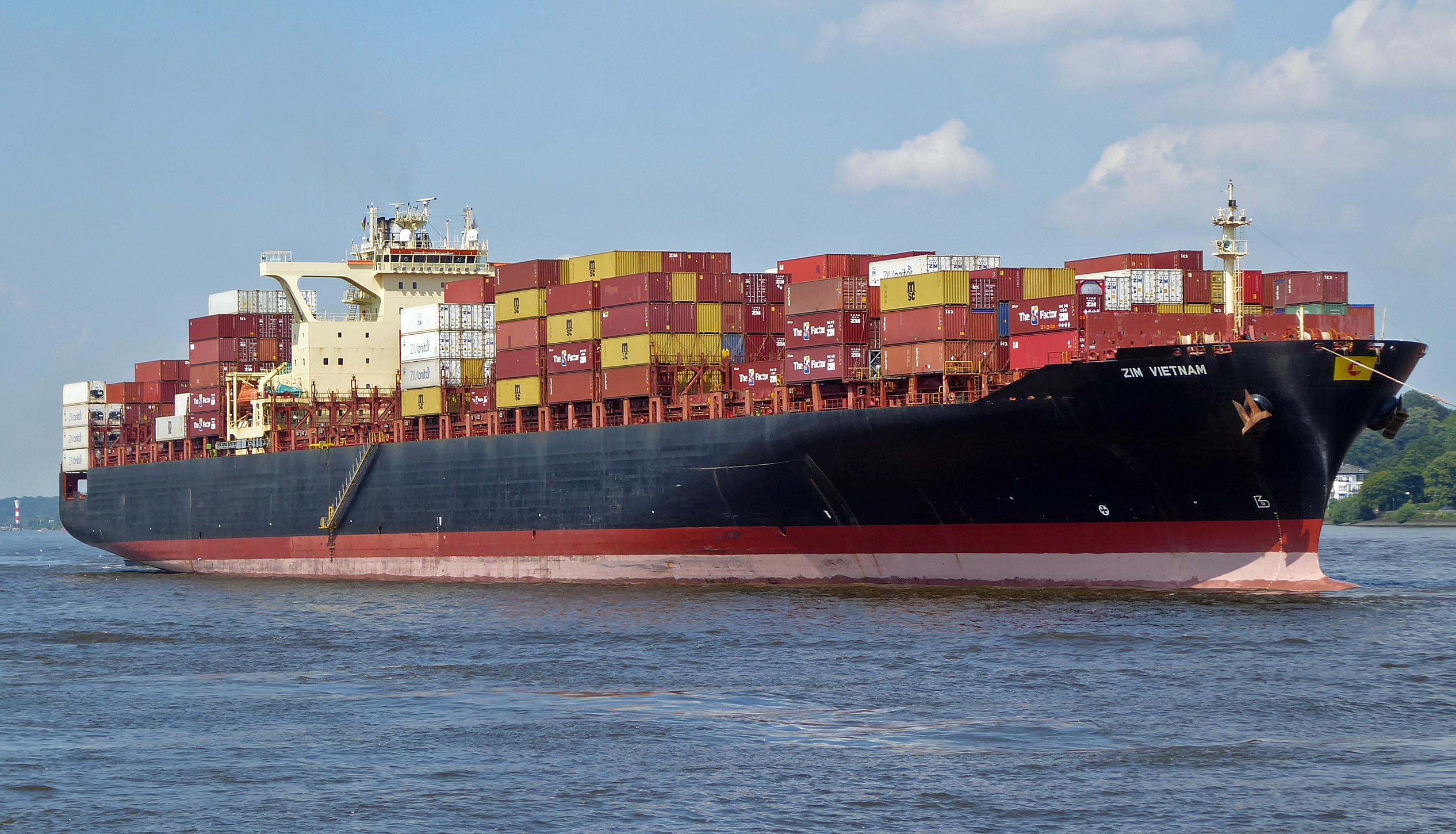 Thames Departure: ZIM VIETNAM         