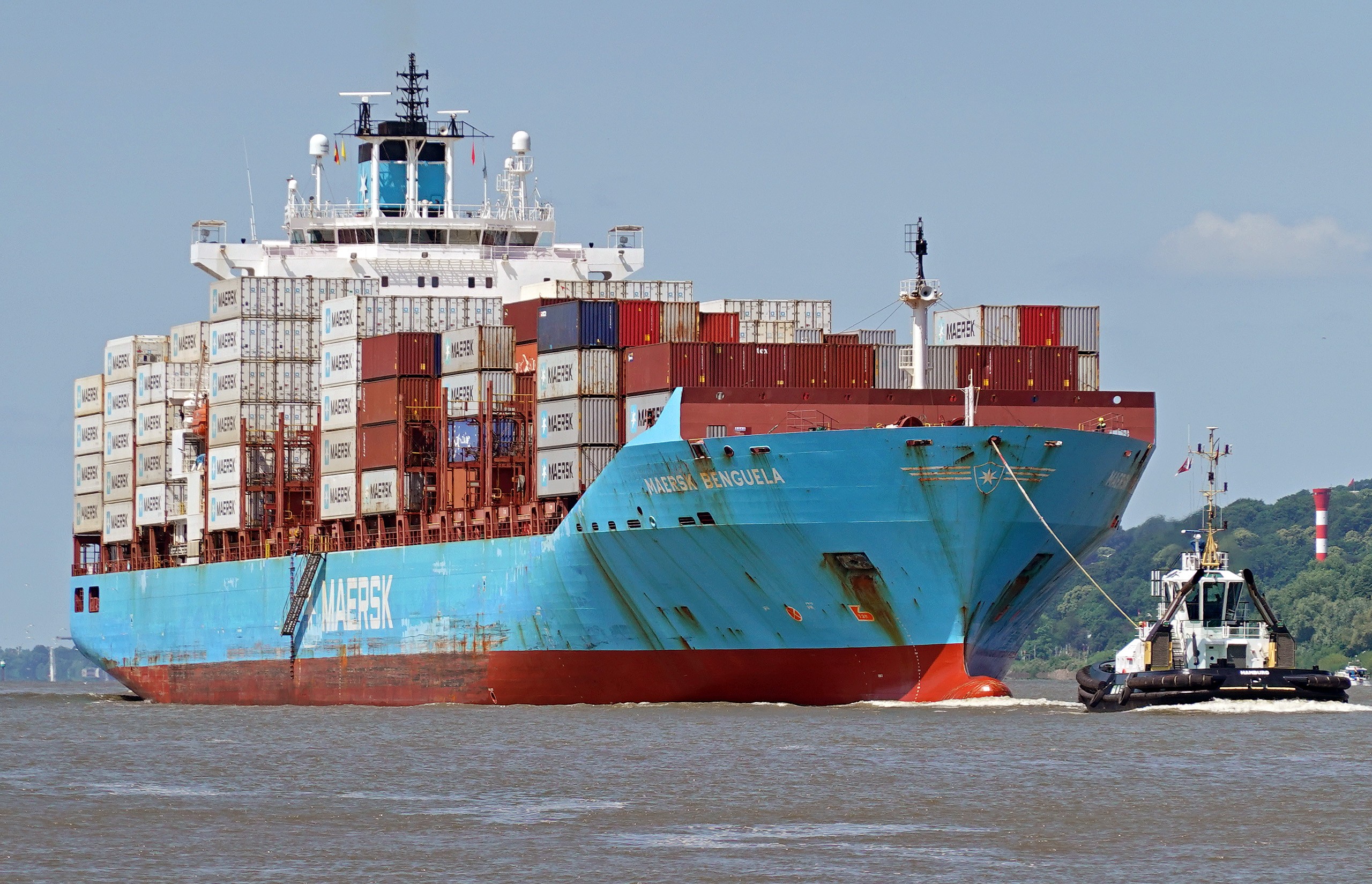 Transit: MAERSK BENGUELA      entering English South Coast at The Dover Strait