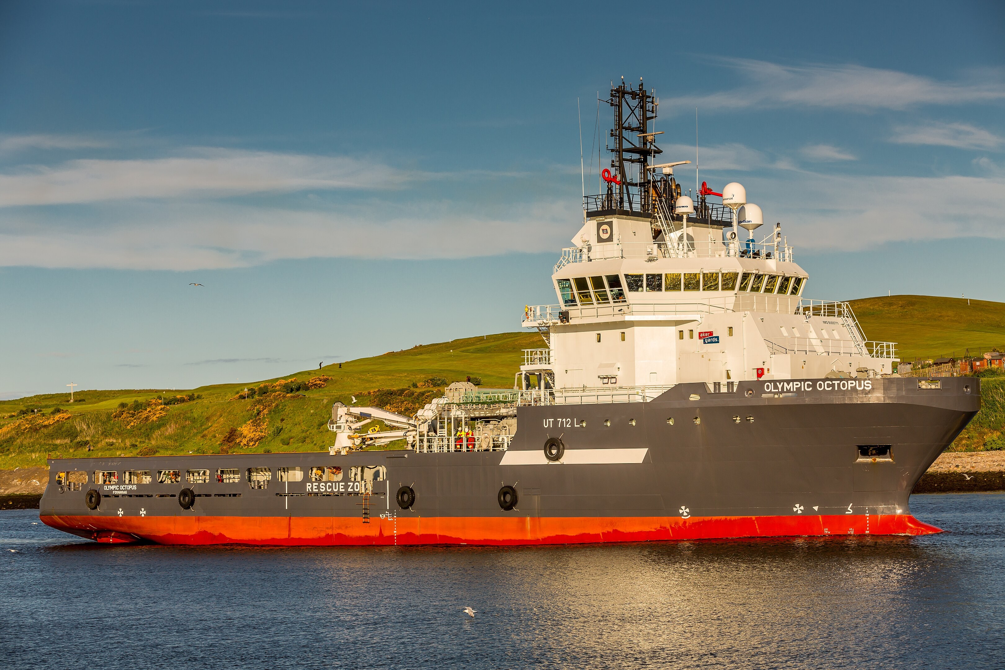  Scottish East Coast - BB OCTOPUS transiting Tayside Coast