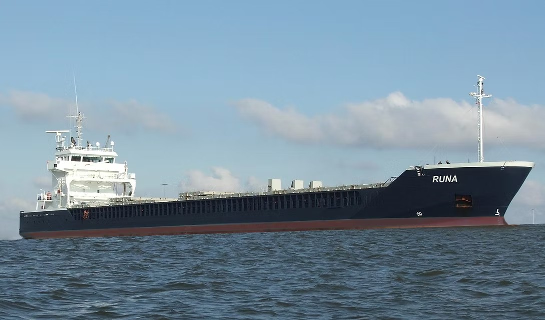 Transit: RUNA entering English South Coast at The Dover Strait