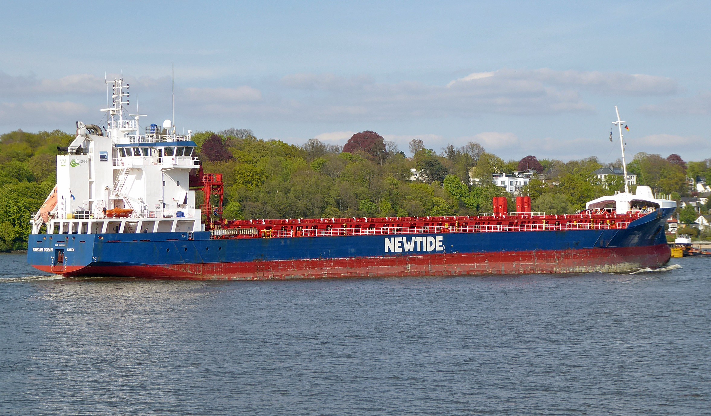 Transit: FRISIAN OCEAN entering English South Coast at The Dover Strait