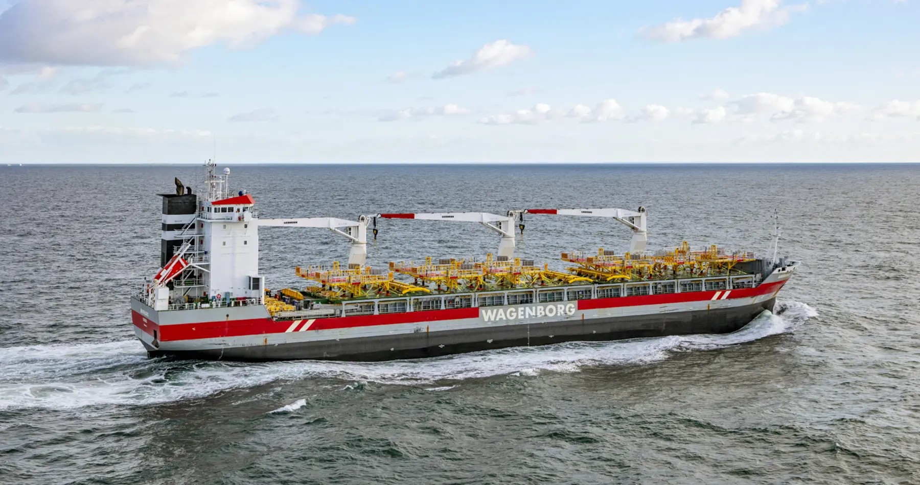 Transit: AMURBORG entering English South Coast at The Dover Strait