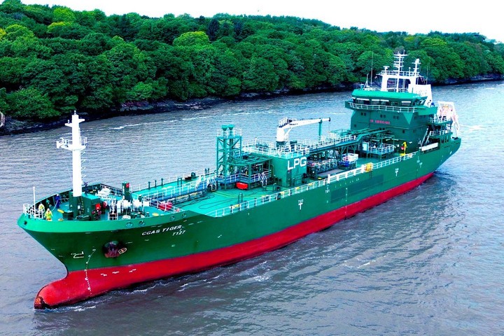 Teeside Departure: CGAS TIGER