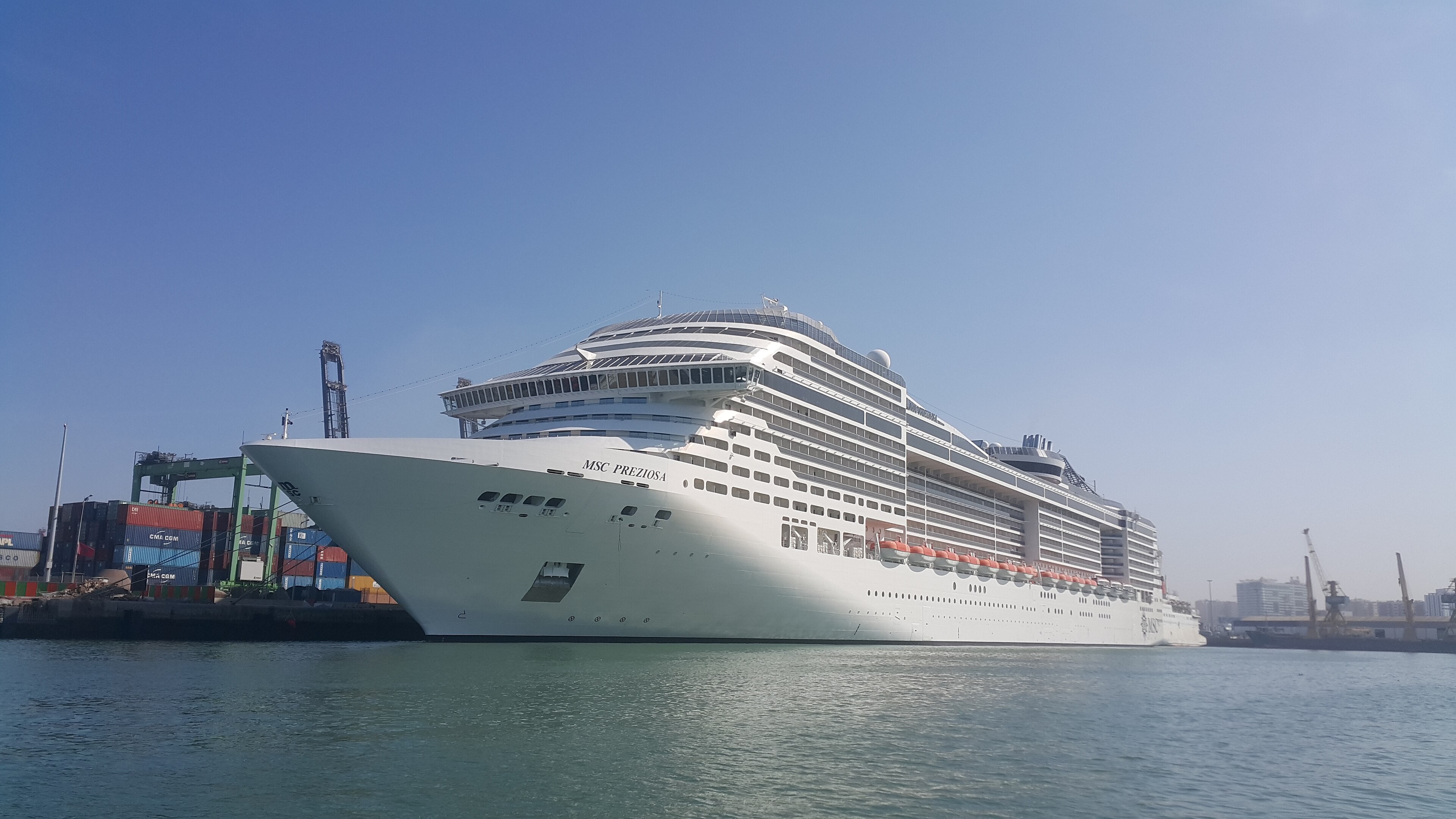  Irish Sea - MSC PREZIOSA transiting North Channel Belfast