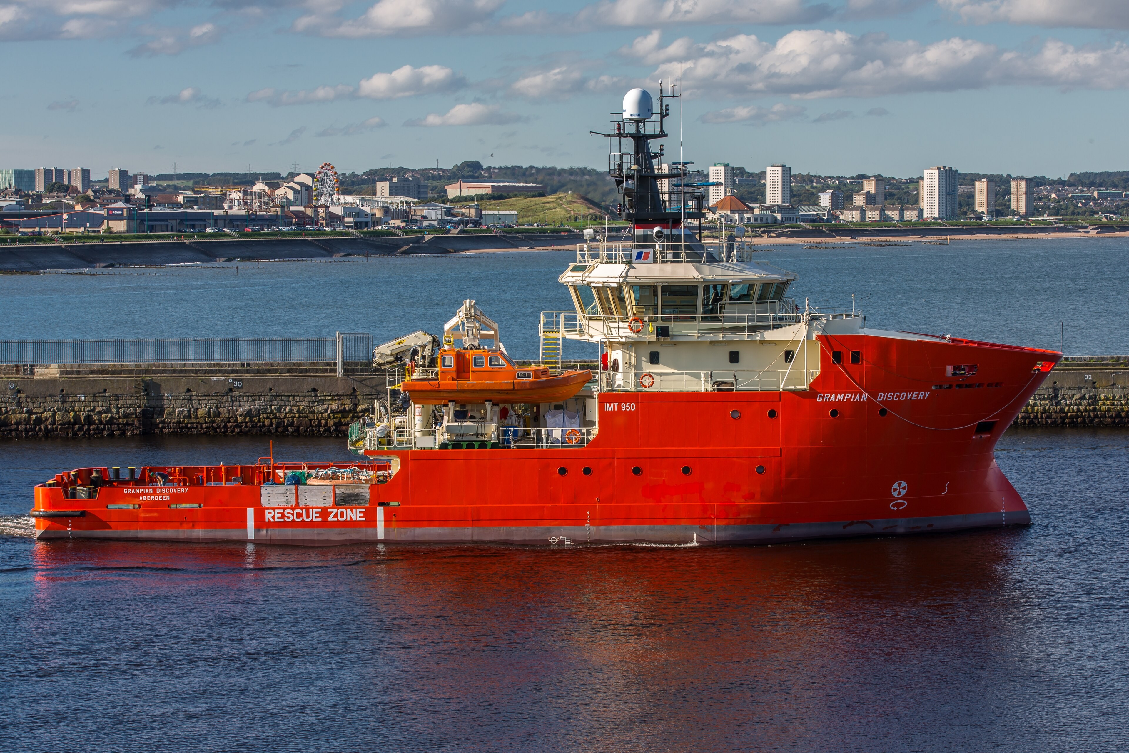  Scottish East Coast - GRAMPIAN DISCOVERY   transiting Aberdeenshire Coast