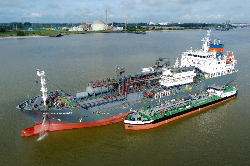 Transit: DOROTHEA SCHULTE     entering English South Coast at The Dover Strait