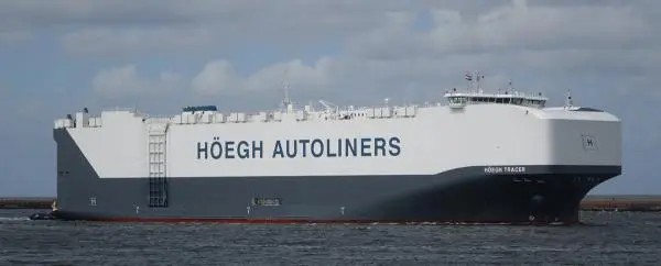 Transit: HOEGH TRACER entering English South Coast at The Dover Strait