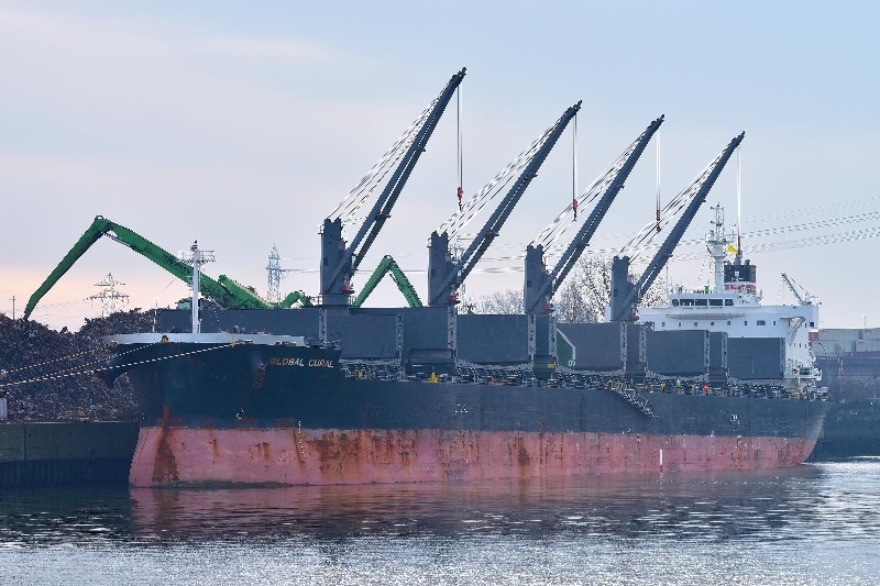Transit: GLOBAL CORAL         entering English South Coast at The Dover Strait