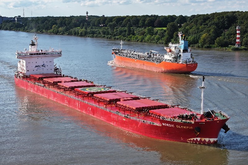 Transit: NORDIC OLYMPIC entering English South Coast at The Dover Strait