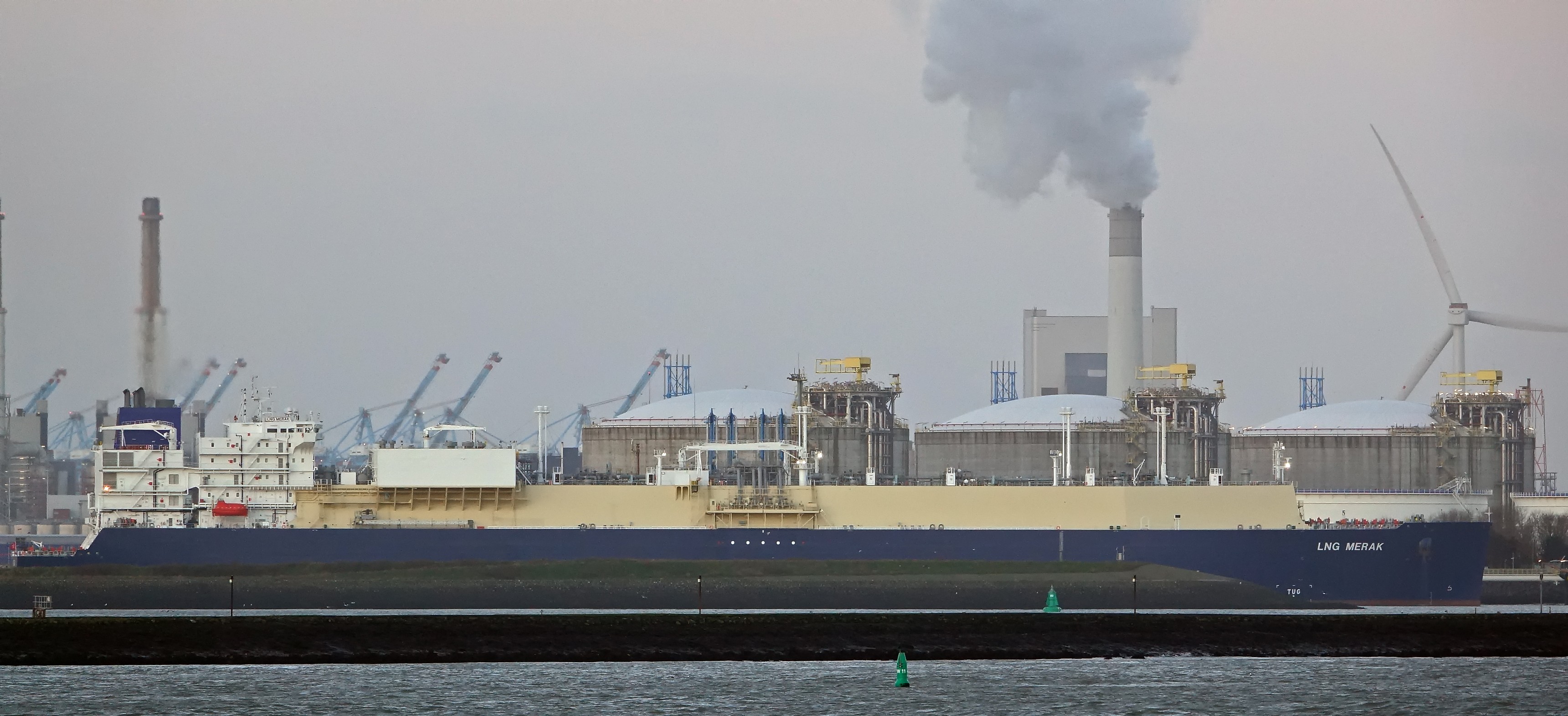  Scottish West Coast - LNG MERAK transiting North Channel Clyde