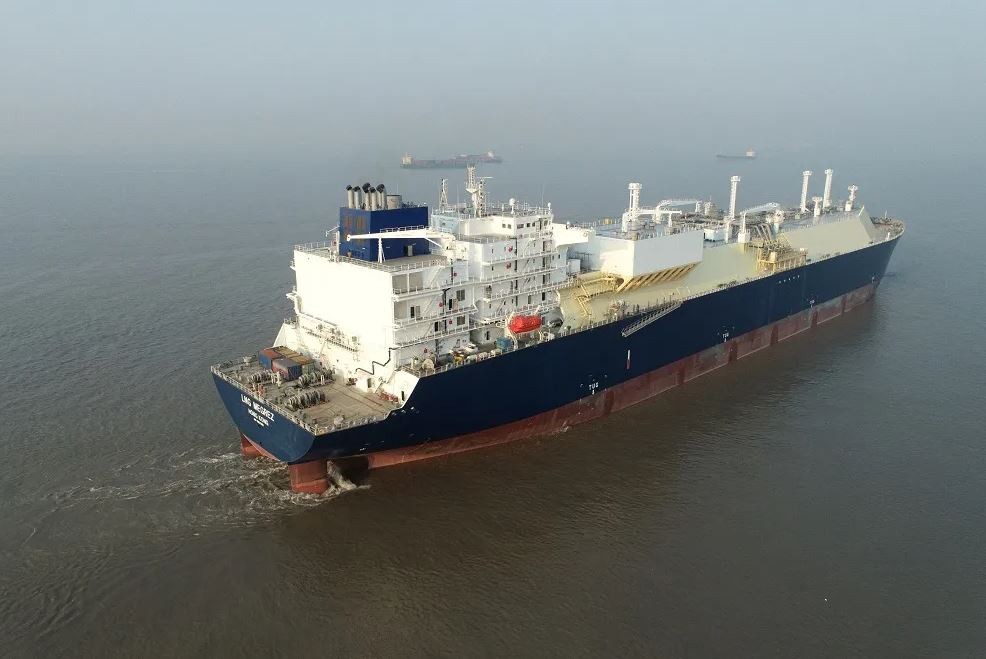Transit: LNG MEGREZ entering English South Coast at The Dover Strait