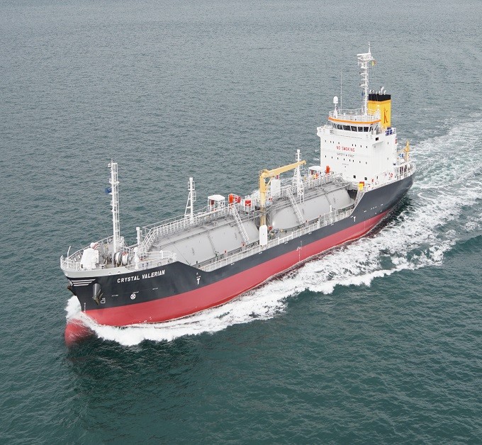 Transit: CRYSTAL VALERIAN     entering English South Coast at The Dover Strait