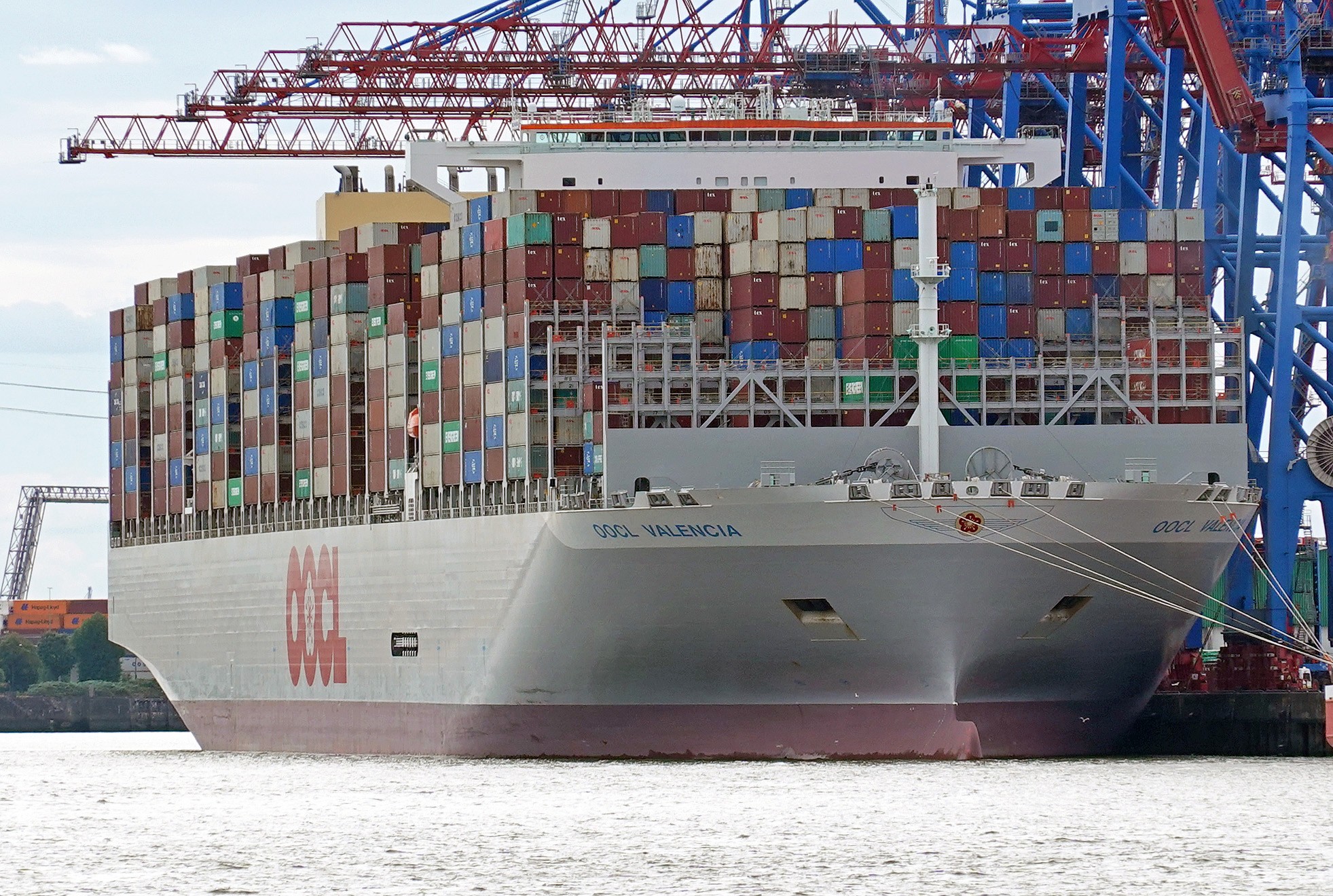Transit: OOCL VALENCIA        entering English South Coast at The Dover Strait