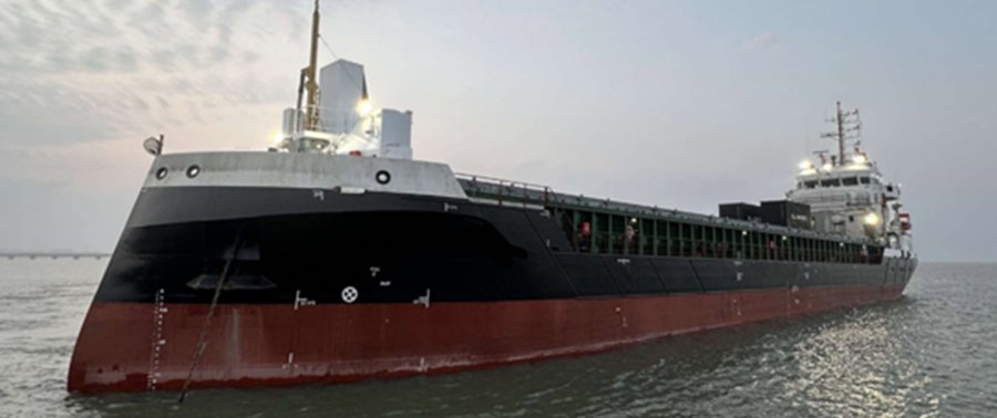 Transit: ECHO PETRA           entering English South Coast at The Dover Strait