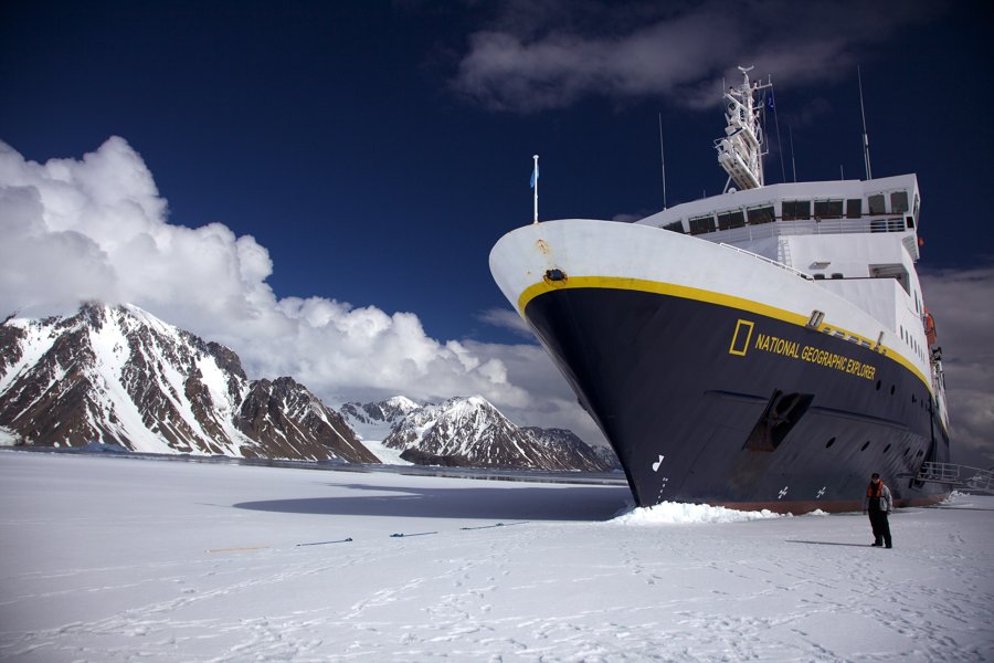  Irish Sea - NG EXPLORER transiting Irish Sea off Wales