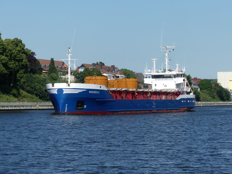 Thames Departure: MAUREEN S           
