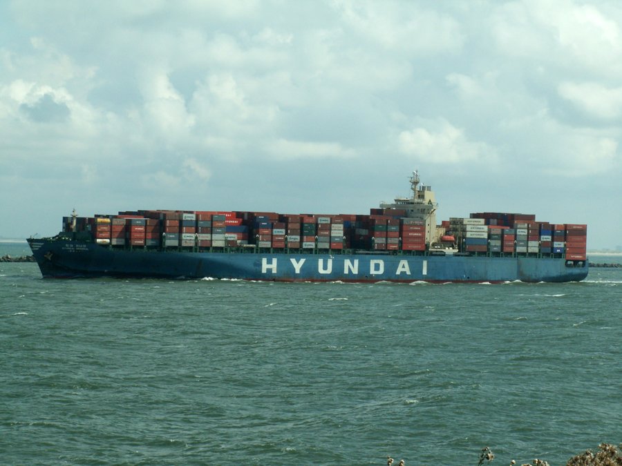 Transit: MSC SAMANTHA VI entering English South Coast at The Dover Strait