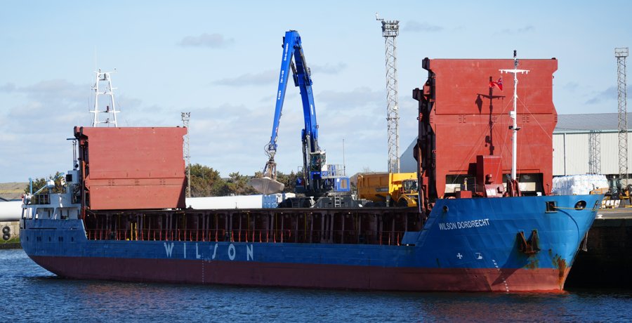 Transit: WILSON DORDRECHT entering English South Coast at The Dover Strait