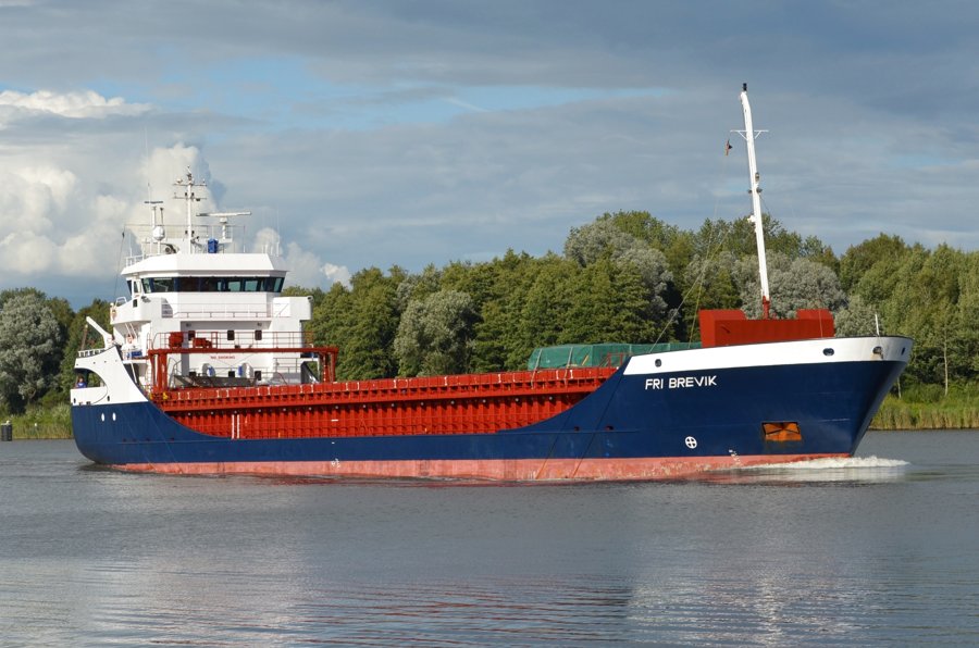  Scottish North Coast - FRI BREVIK transiting Thurso Coast