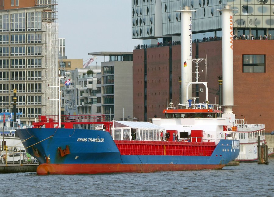  Irish Sea - EEMS TRAVELLER transiting Irish Sea West of Man