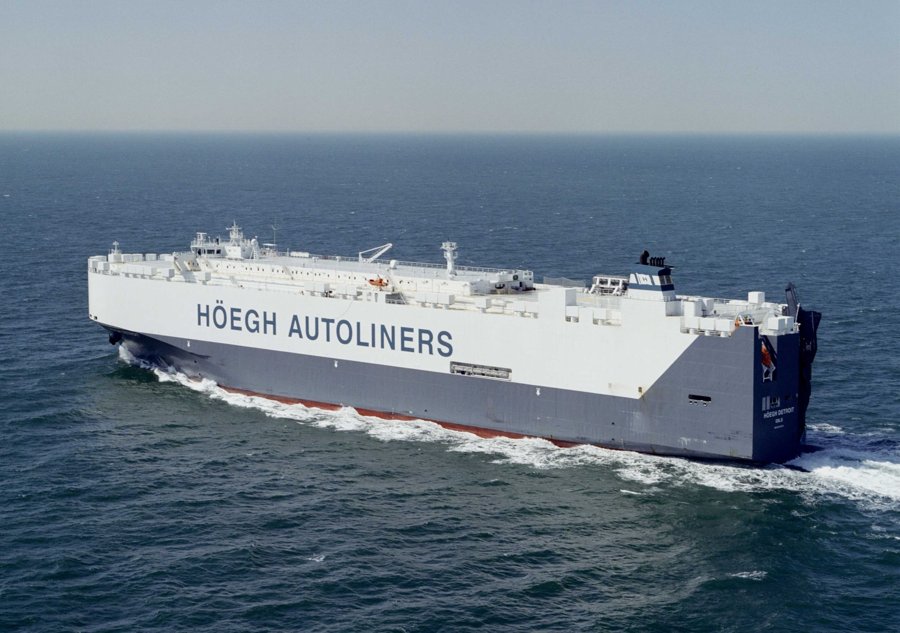  Celtic Sea - HOEGH DETROIT        transiting Celtic Sea
