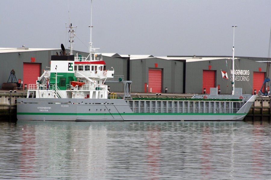 Transit: STEENBANK entering English South Coast at The Dover Strait