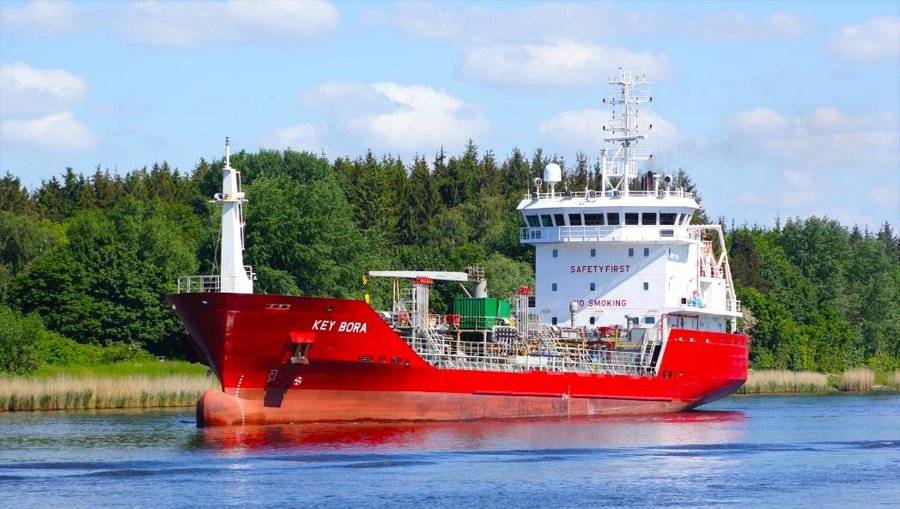 Scottish West Coast - KEY BORA             transiting The Minch