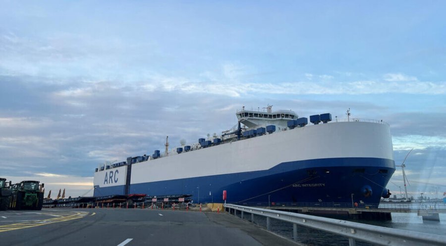 Transit: ARC INTEGRITY        entering English South Coast at The Dover Strait