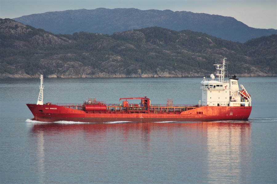  Irish Sea - KEY BREEZE           transiting Irish Sea West of Man