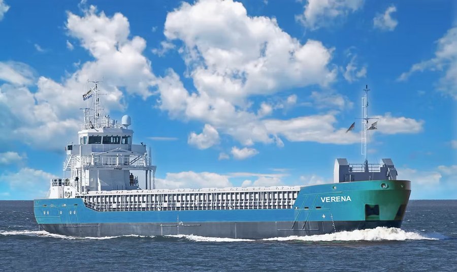 Irish Sea - VERENA transiting Irish Sea West of Man