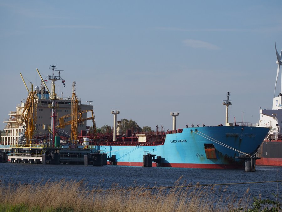 Transit: KAREN MAERSK         entering English South Coast at The Dover Strait
