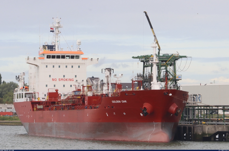  Irish Sea - GOLDEN OAK transiting Irish Sea East of Man