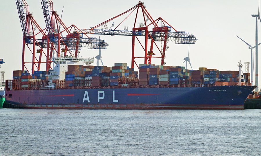 Southampton Departure: APL BARCELONA