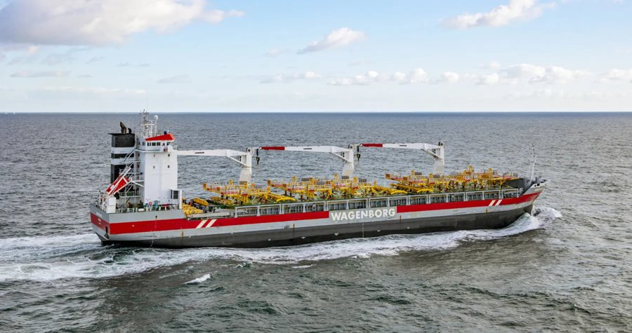 Transit: AMURBORG entering English South Coast at The Dover Strait