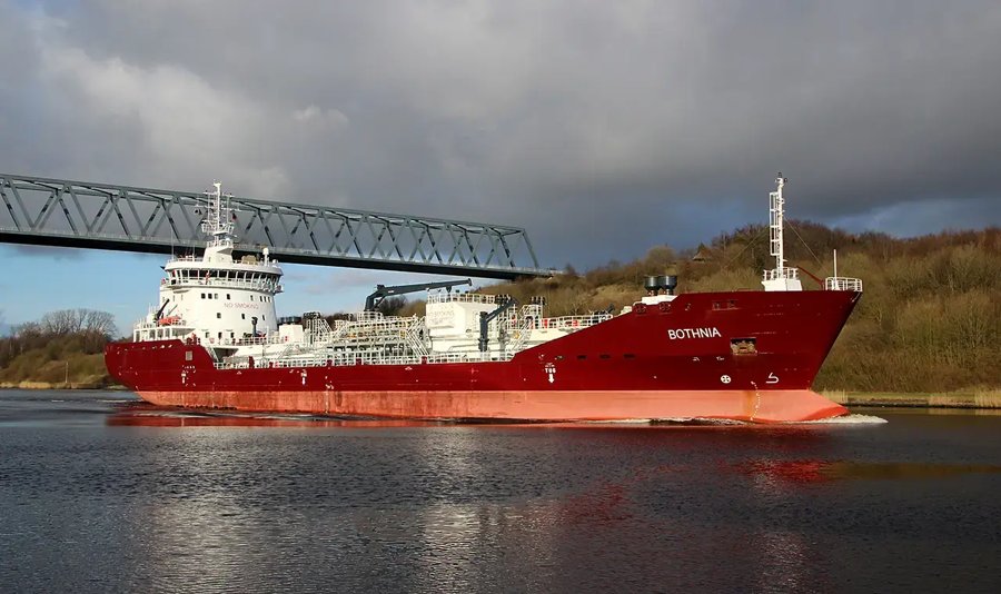  Scottish East Coast - BOTHNIA              transiting Berwick Coast