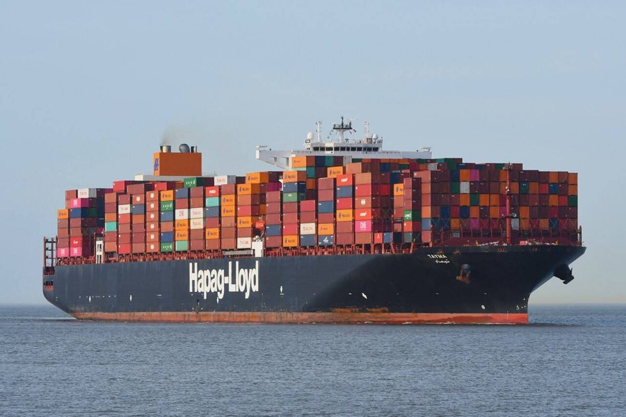 Transit: TAYMA EXPRESS        entering English South Coast at The Dover Strait
