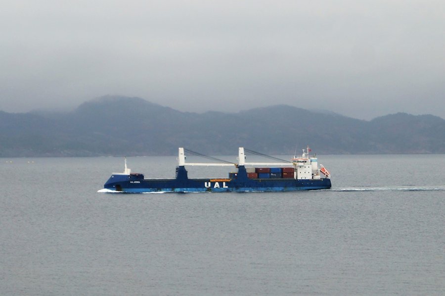 Transit: UAL AFRICA           entering English South Coast at The Dover Strait