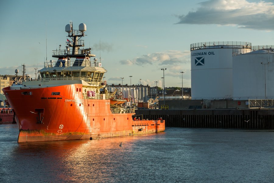  Scottish East Coast - GRAMPIAN DEFIANCE    transiting Aberdeenshire Coast