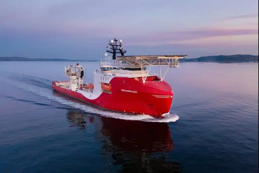  Scottish East Coast - SIEM BARRACUDA transiting Tayside Coast