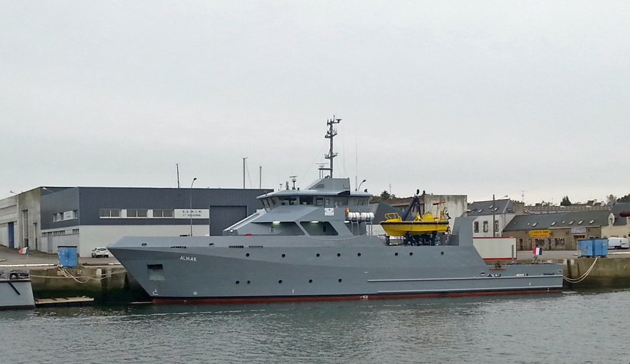 Thames Departure: ALMAK               