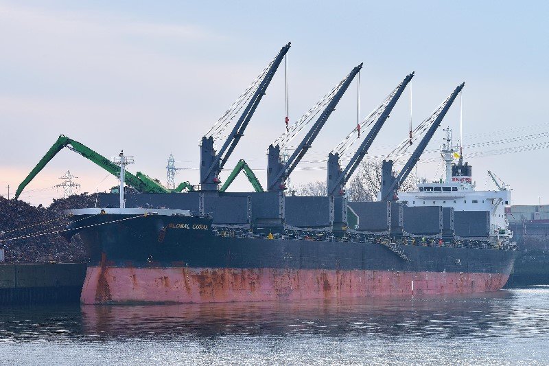 Transit: GLOBAL CORAL         entering English South Coast at The Dover Strait