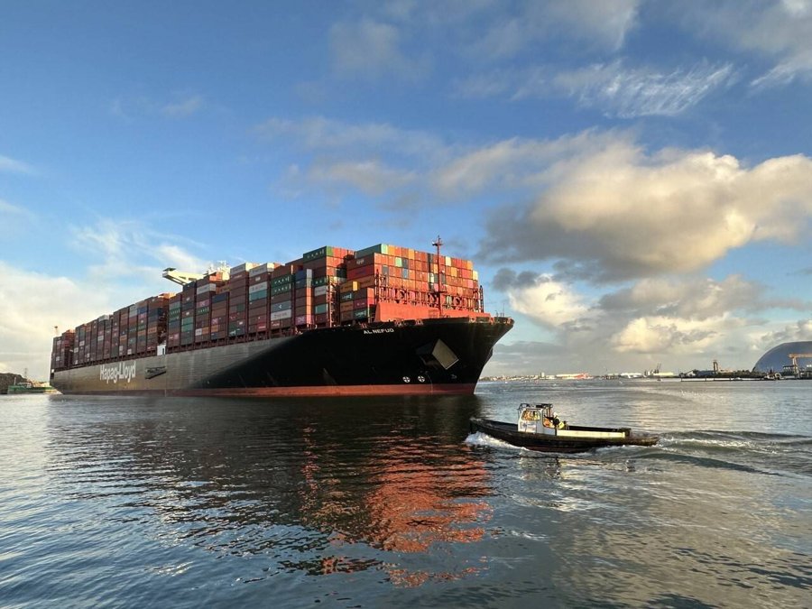 Transit: AL NEFUD entering English South Coast at The Dover Strait