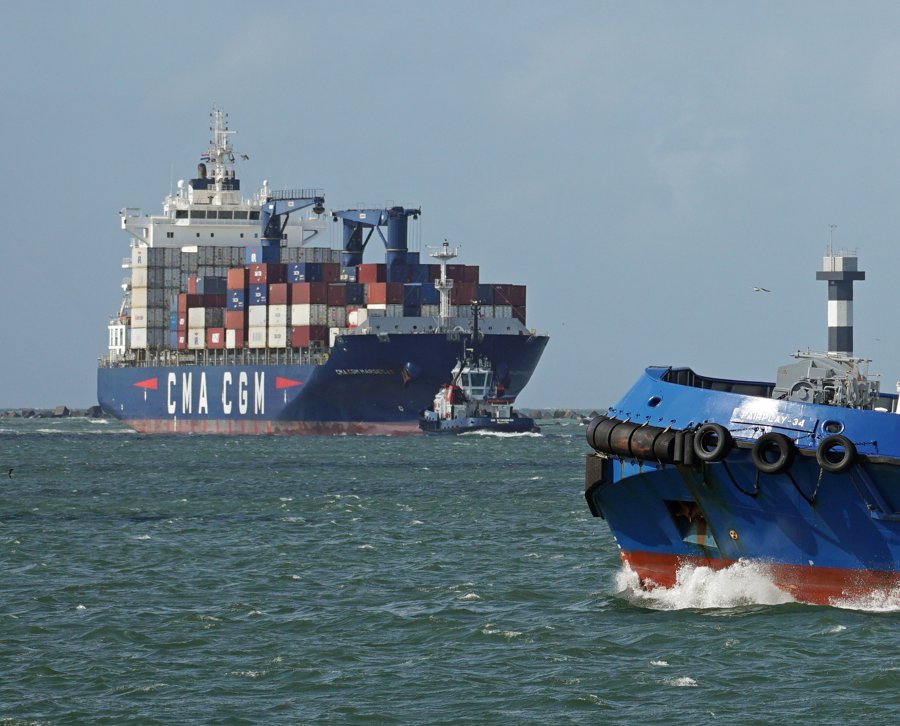 Transit: CMA CGM MARSEILLE entering English South Coast at The Dover Strait